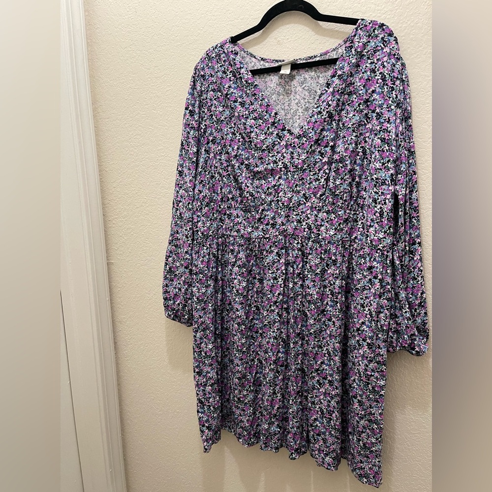 Ava & Viv Lavender and Black Floral V-Neck Dress